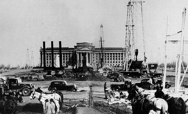 Oklahoma City Oil Field, State Capital Building, Ok, 1920s