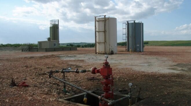 The Environmental Issues of Hydraulic Fracturing - Facts vs. Fiction 17 The Environmental Issues of Hydraulic Fracturing - Facts vs. Fiction