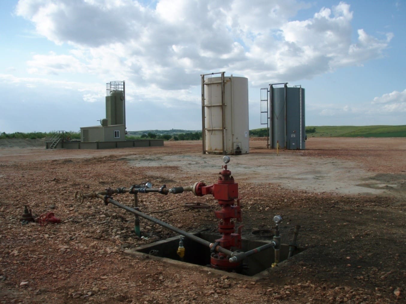 The Environmental Issues of Hydraulic Fracturing - Facts vs. Fiction 1 The Environmental Issues of Hydraulic Fracturing - Facts vs. Fiction