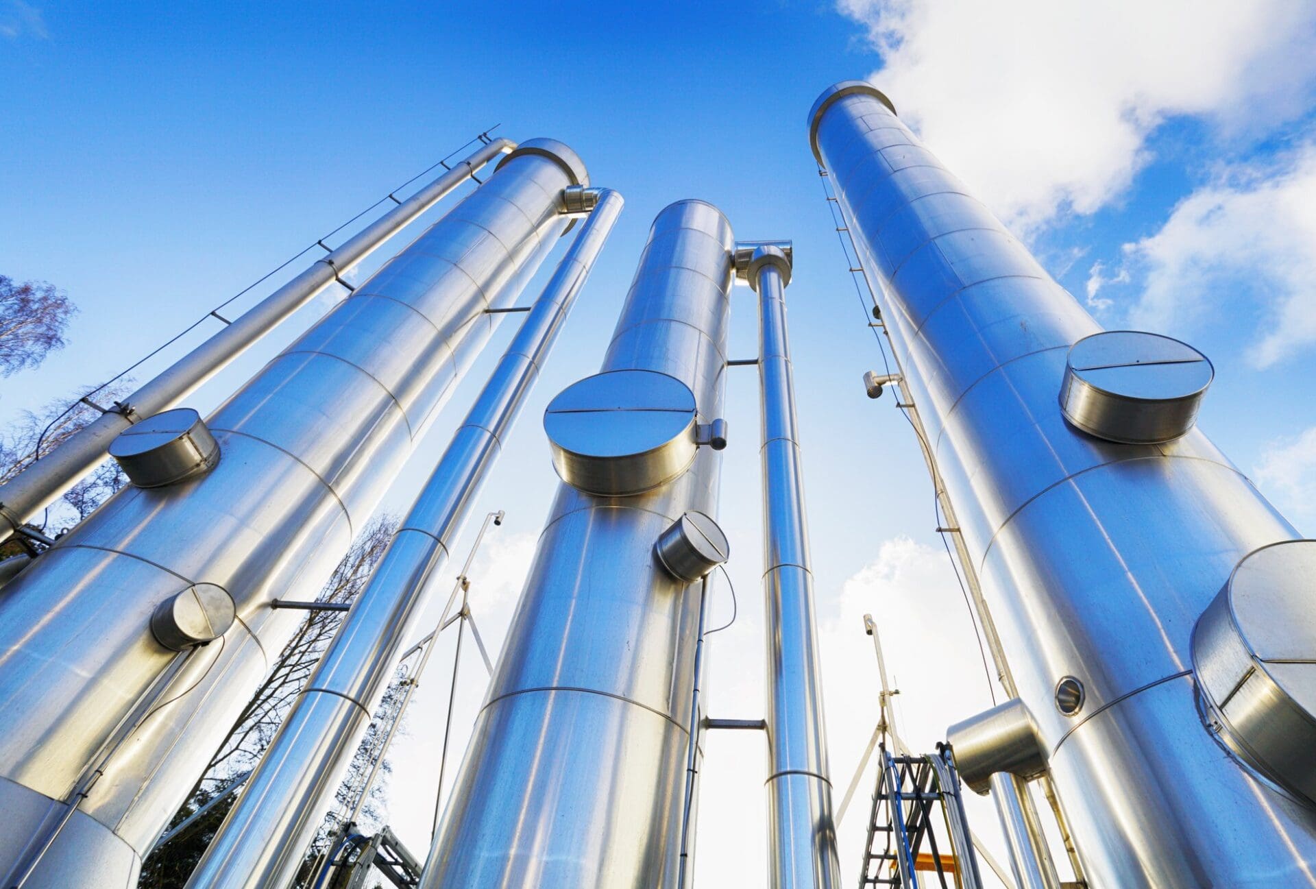 Turning Data Into Oil: The Digital Transformation of the Oil and Gas Industry 1 Turning Data Into Oil: The Digital Transformation of the Oil and Gas Industry