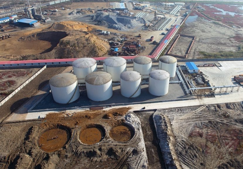 Surplus Volumes Amid Global Drop in Oil Demand Due to COVID-19 Leaves Oil Companies Grappling for Storage Space 1 Surplus volumes amid global drop in oil demand due to COVID-19 leaves oil companies grappling for storage space