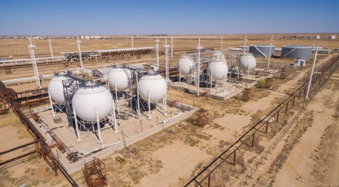 Most COVID-19 Impacted Midsize US Oil Operators Have Primarily Liquid-rich Operations 30 Primary commodity type determines level of impact by the crisis on US midsize companies’ operations