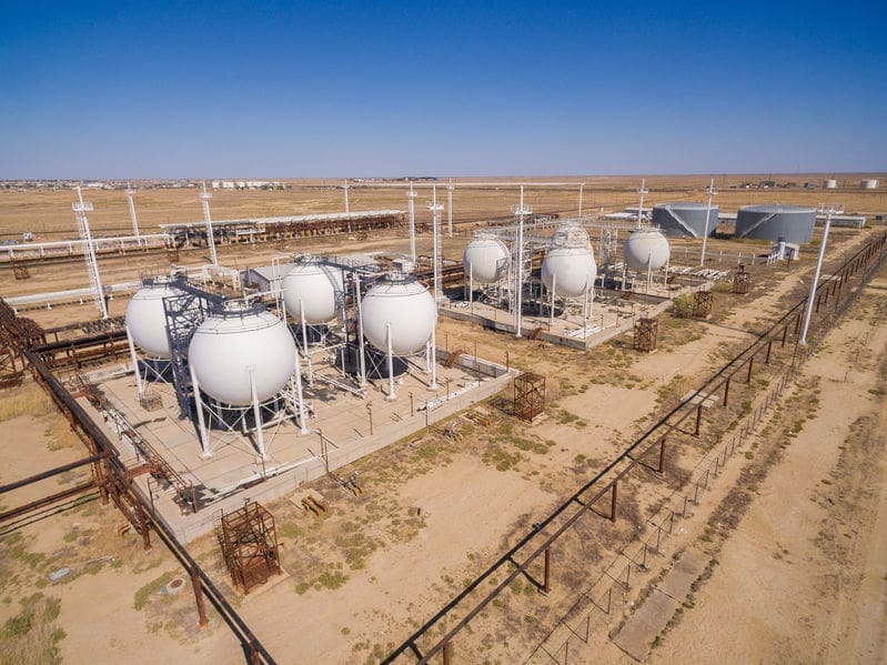 Most COVID-19 Impacted Midsize US Oil Operators Have Primarily Liquid-rich Operations 1 Primary commodity type determines level of impact by the crisis on US midsize companies’ operations