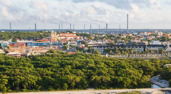 The Government of Aruba Initiates the Process to Attract an Operator and New Investors for the Aruba Refinery 25 The Government of Aruba initiates the process to attract an operator and new investors for the Aruba Refin