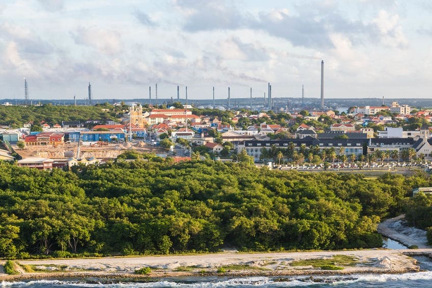 The Government of Aruba Initiates the Process to Attract an Operator and New Investors for the Aruba Refinery 1 The Government of Aruba initiates the process to attract an operator and new investors for the Aruba Refin