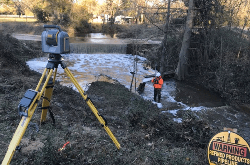 Scanning Takes on New Meaning for Pipeline Work 1 An SOA surveyor uses the Trimble SX10 for pipeline locations.