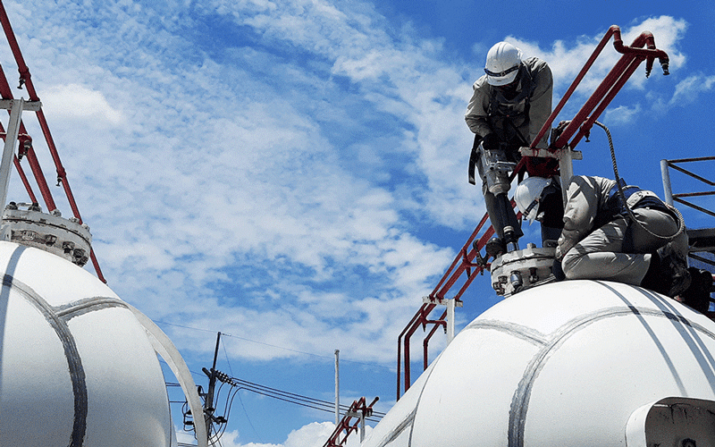 The Digital Worksite Maximizes Operational Efficiency, Ensures Safety During Turndowns and Shutdowns 1 Photo courtesy of Blackline Safety.