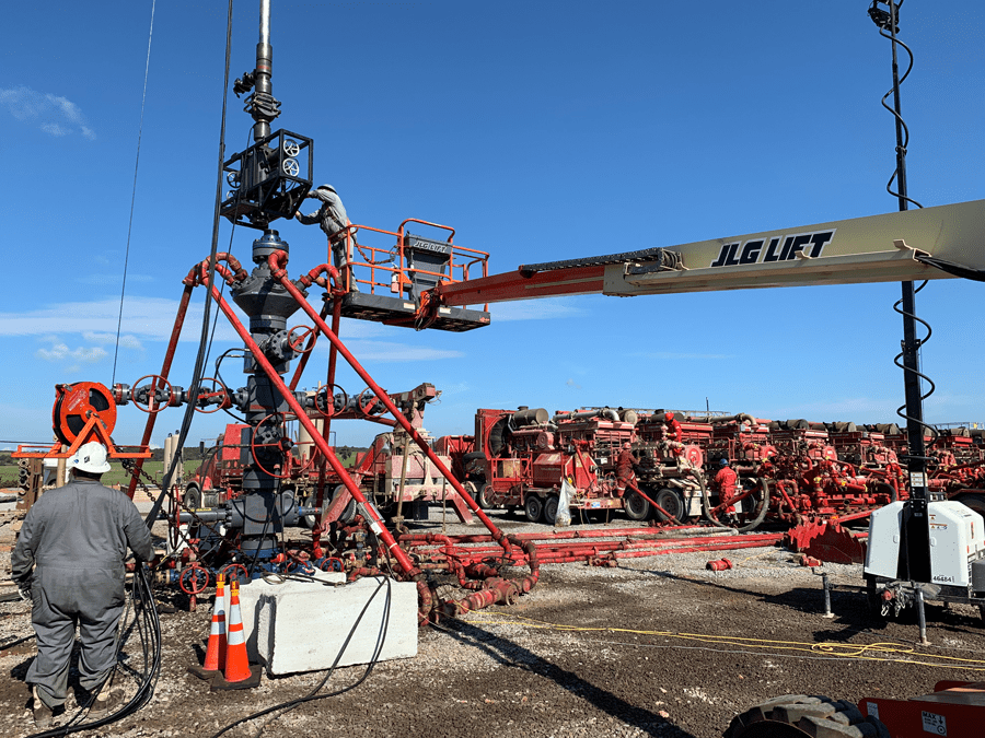 Connecting wireline lubricator to run guns during plug and perf fracturing operations on Lynx Commander 25-24-9-11 #1HXL.