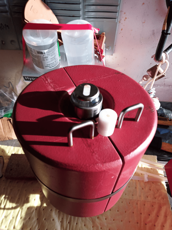 Compact Alert Beacon that is released to surface.