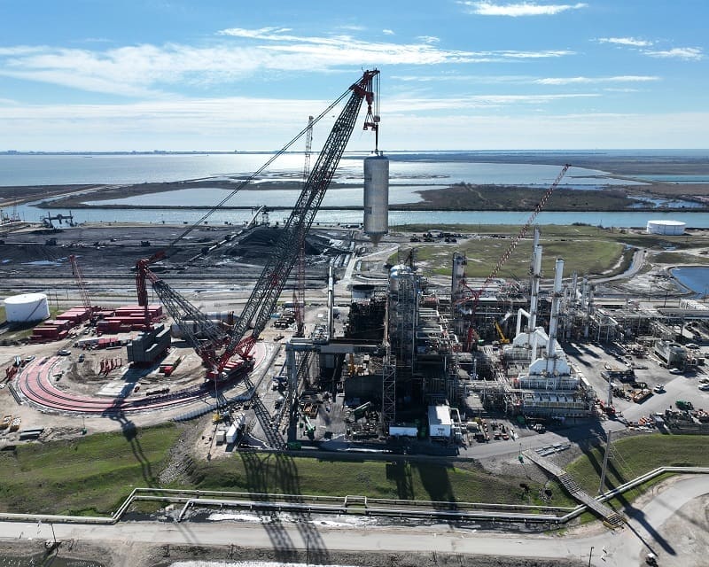 Coke Drum Exchange Minimizes Disruption for Gulf Coast Refinery 1 Removal and replacement of four coke drums completed ahead of schedule