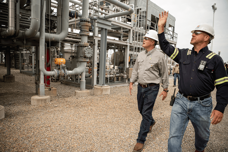 Sommers touring Marathon Petroleum facility in Houston, Pa.