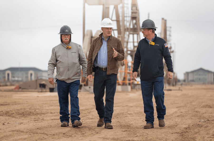 API’s Sommers Bridges the Gap Between D.C. Politics and Oil and Gas 1 API’s Mike Sommers (C) tours Diamondback Energy with employees Rick Lewis (L) and Carey Matthews (R) in Midland, TX.