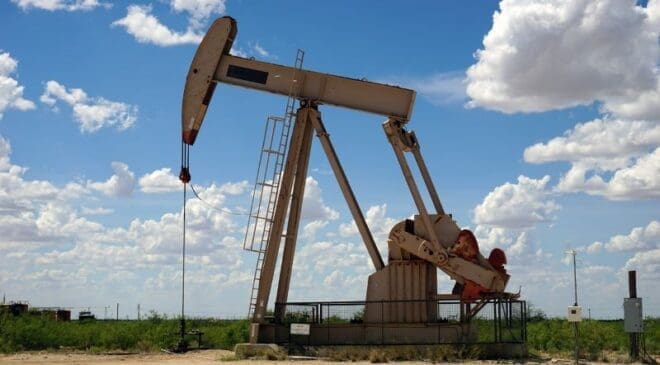 U.S. Becomes Largest Oil Producer in History 20 U.S. Becomes Largest Oil Producer in History