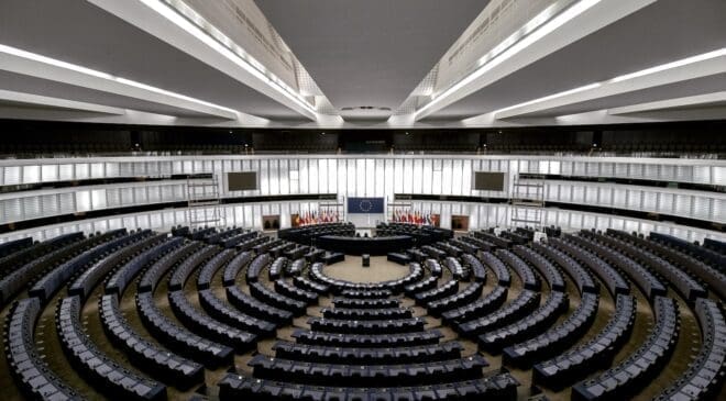 Prices Drop, Companies Merge, UN Seeks End of Fossil Fuels 21 Prices Drop, Companies Merge, UN Seeks End of Fossil Fuels