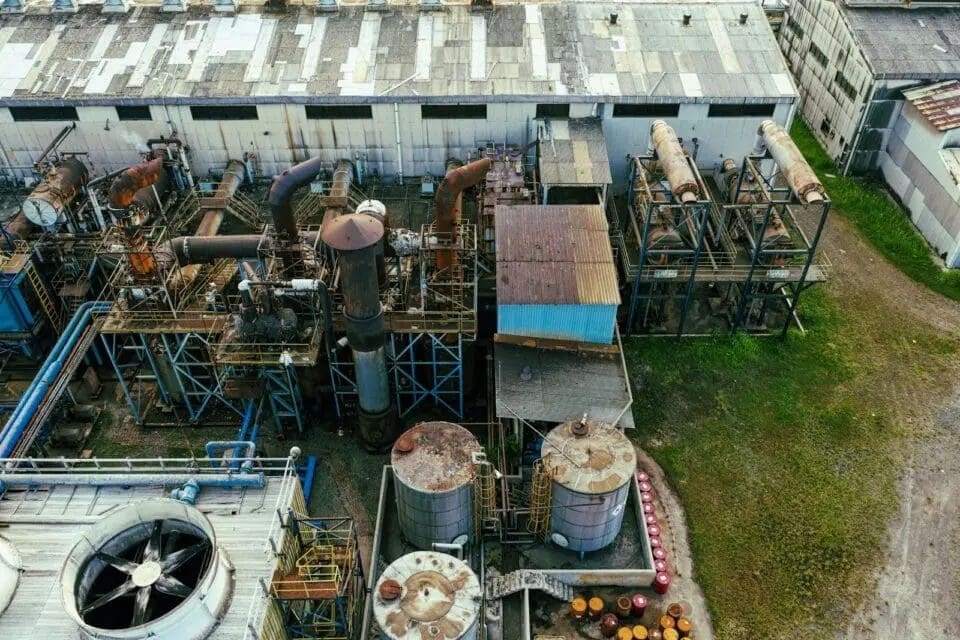 Revitalizing Aging Infrastructure: Modern Approaches to Upgrading Oil Refineries 1 6060192 960x640 ezgif.com webp to jpg converter