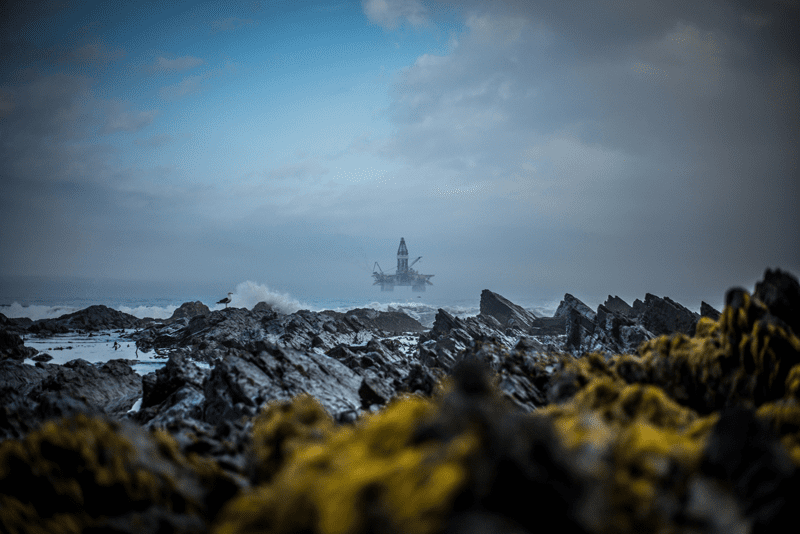 An oil rig by Sea Point Beach in Cape Town, South Africa. Photos courtesy of Unsplash.
