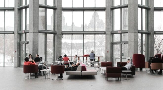 How Can Oil and Gas Companies Take Advantage of Modular Office Furniture to Stay Ahead