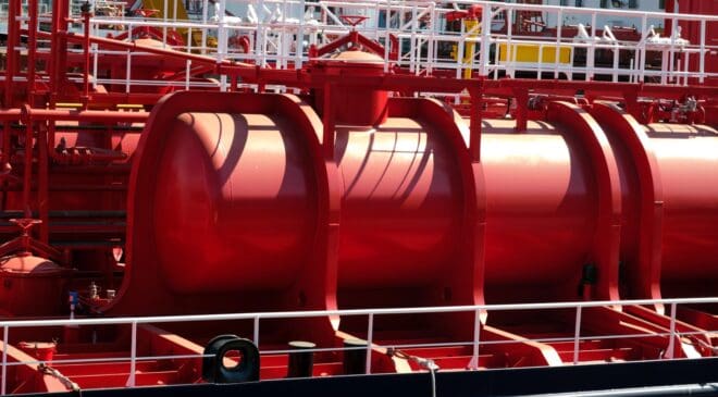 BP strikes its largest oil and gas discovery in 25 years off Brazil 14 BP announces biggest discovery in 25 years