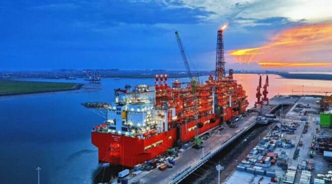 Built in Only 33 Months — China’s Giant 3,000,000-Ton Floating Platform Stuns the World 9 China floating LNG