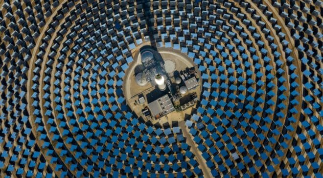 It's 7 times the size of Manhattan and will be even larger in 2026 — 7,000,000 solar panels aligned in China 40 7,000,000 solar panels aligned in China