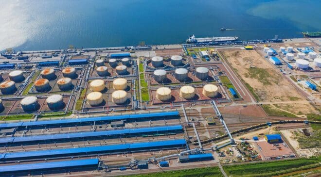 Los Angeles brings a new hydrogen-ready power plant online to replace coal generation, though hydrogen use remains months away 27 LA launces new hydrogen ready power plant