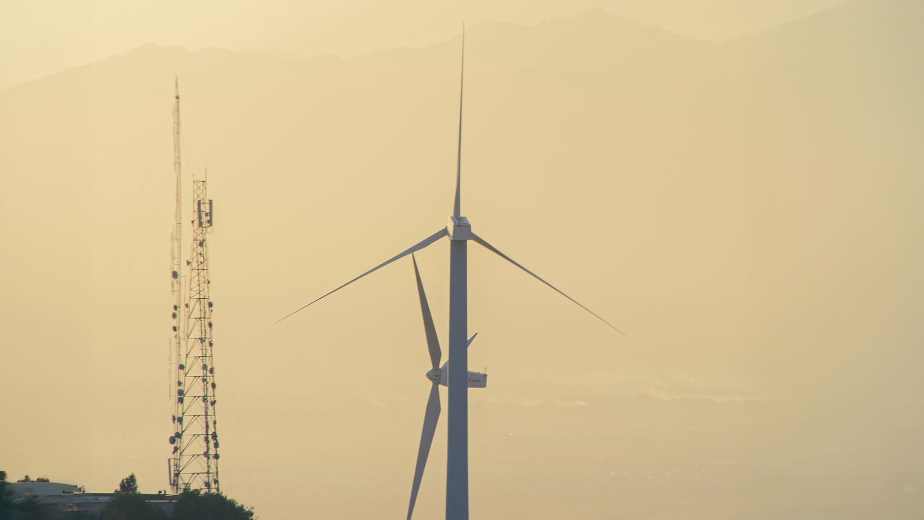 2 News Article Image Plug Power et Hy2gen signent un accord d'intention pour un électrolyseur PEM de 5 MW afin de faire avancer la feuille de route hydrogène Sunrhyse de la France