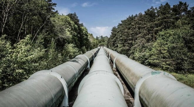 U.S. Gulf Coast sees expanded gas storage and pipeline construction to support future supply flows 17 US gas and LNG pipelines set to surge this year