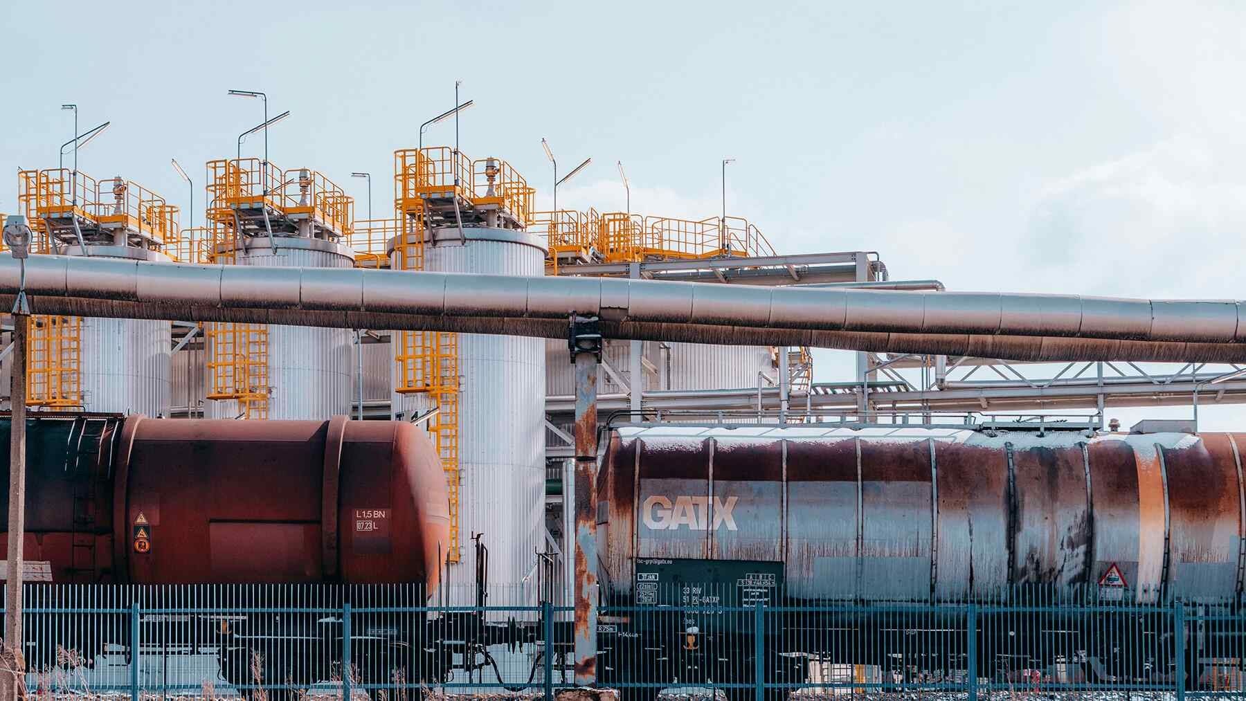 ExxonMobil moves ahead with large-scale overhaul of Baytown refinery to ...