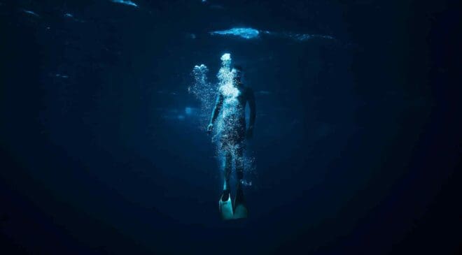It’s an unusual genetic mutation — ‘Super-divers’ genetically adapted to dive 200 ft and hold breath up to 13 minutes 38 diver holding breath under water