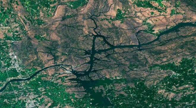It started as a small solar project on empty land — Now it’s visible from space and experts call it "the mother of all the energy plants" 32 floating solar farm visible from space