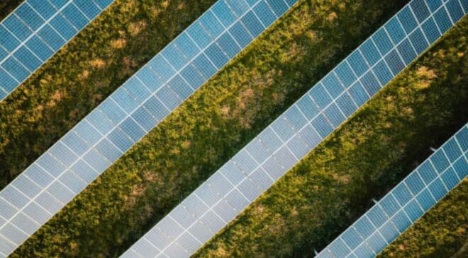Texas keeps drilling deeper for energy — Meanwhile another country proved an entire grid can run nearly a week on renewables 22 Texas grid-size solar energy