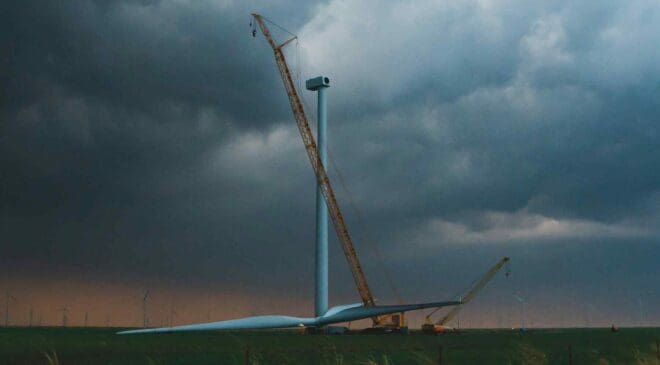 Wind turbines rarely lose their blades, but this wind farm has lost three and no one knows why 4 Wind turbine without blade