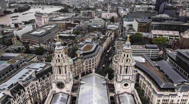 Researchers discovered that painting London’s rooftops one specific color could cool the city more than trees and green roofs combined 16 rooftops in London with one color