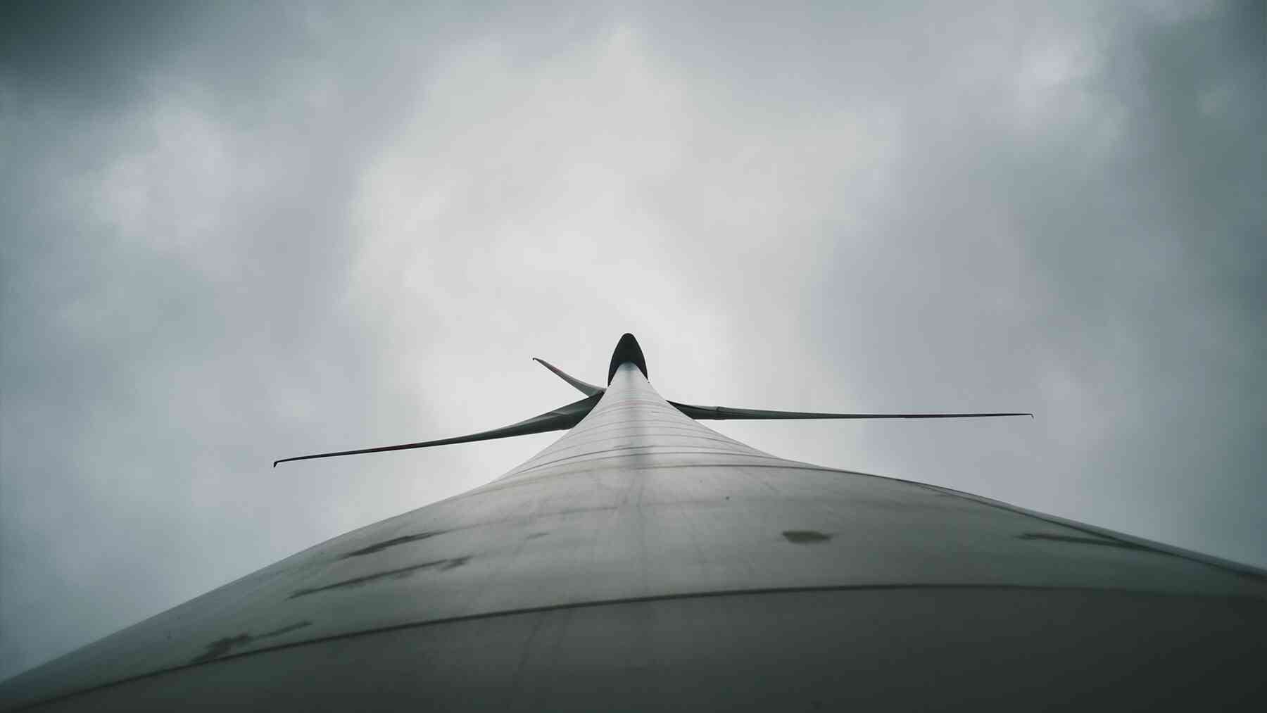 18. INTERNAL Wind turbine safety models are failing to predict dangerous blade loads when storms push air in the wrong direction