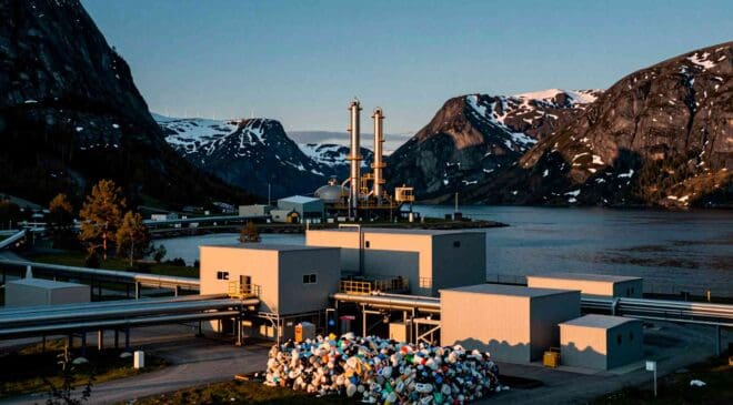 INEOS and Recuro sign MoU to build advanced plastic recycling plant in Norway powered by renewable energy 27 Plastic