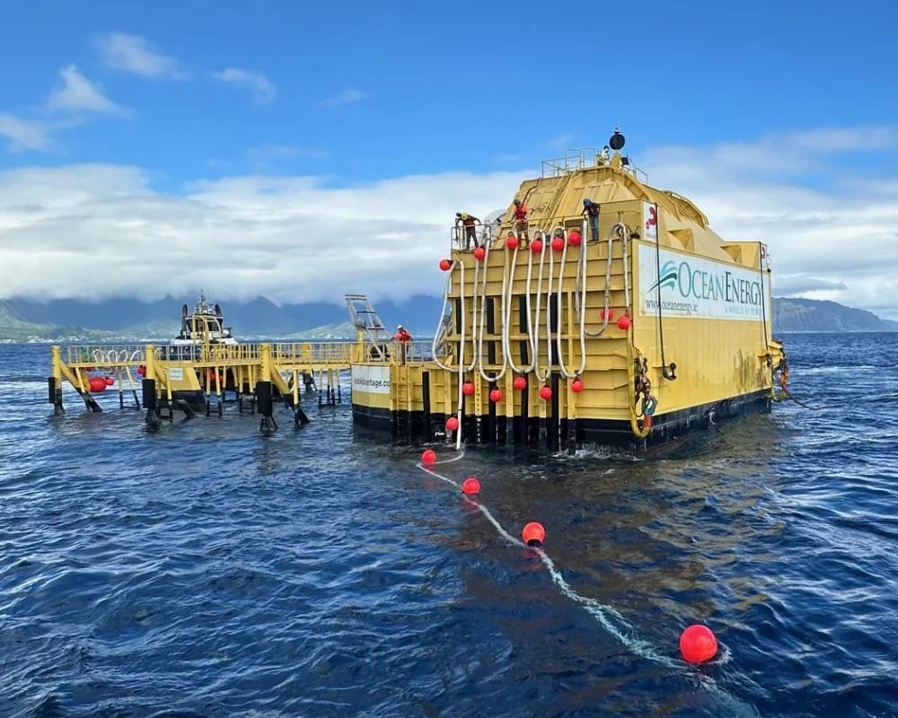 Hawaii is testing a giant buoy as heavy as five blue whales that turns ocean waves into electricity 2 download2