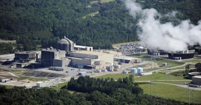 Waterford 3 reactor and switchyard where a bus transfer failed after shutdown, 75 percent power