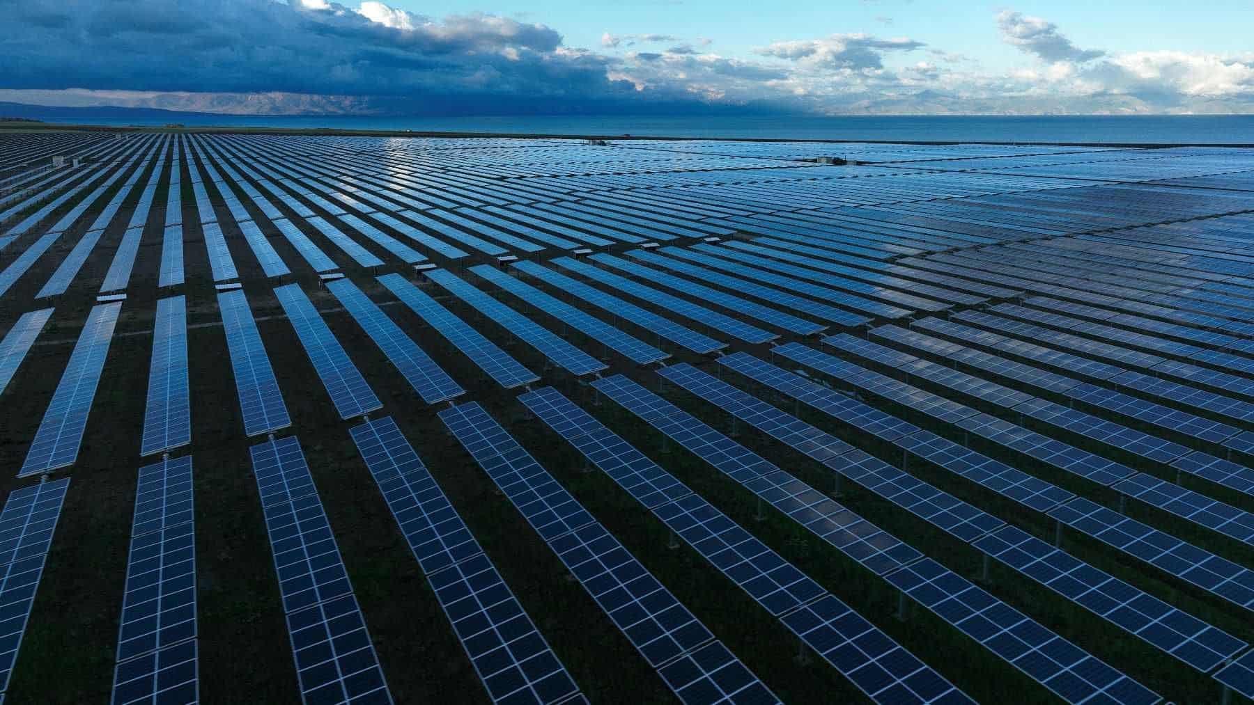 Ameren Illinois 2.5 MW solar-and-battery facility