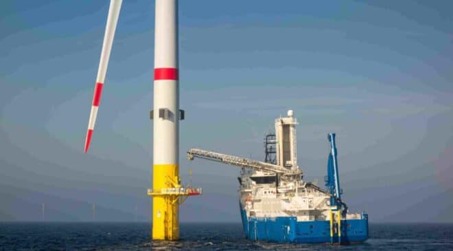 INT Four three ton oyster structures off the Dutch coast hold living shellfish on rods where currents deliver food and oxygen 1 1