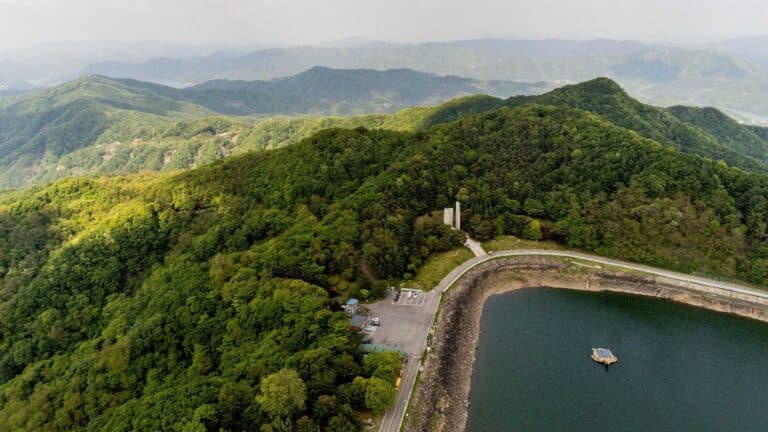 Near East Wenatchee, a proposed 500-MW water battery would use treated wastewater and two underground reversible turbines 27 Water battery