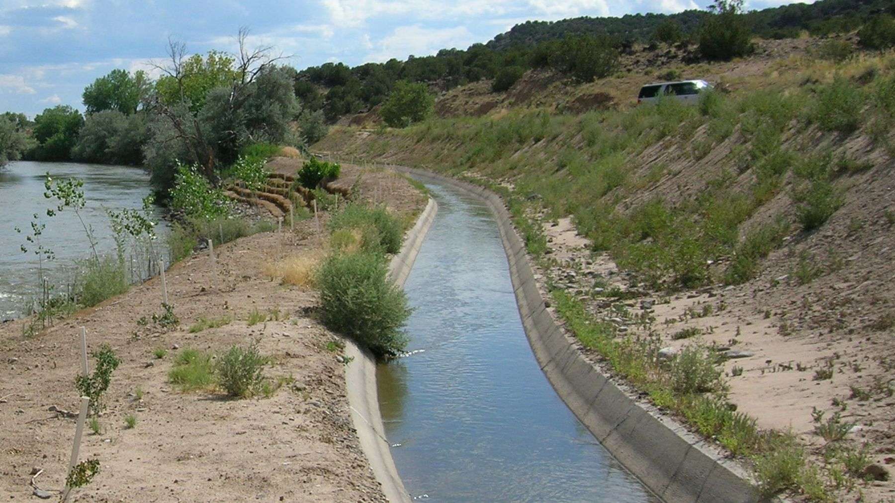 irrigation canal targeted for nine small turbines