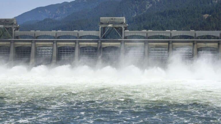 North Fork hydropower dam in Oregon