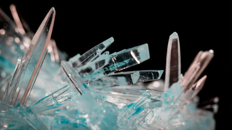 Scientists crack a stubborn crystal flaw in kesterite solar cells