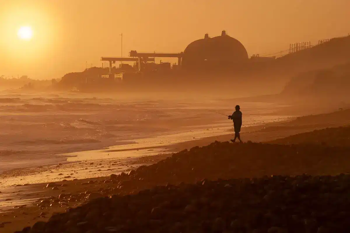 Beside a Marine Corps surf break in San Diego County, 73 canisters of spent nuclear fuel sit buried in a crumbling coastal bluff, and the ocean is closing in 1 Spent nuclear fuel canisters stored in a bluff above the Pacific Ocean, marine corps surf